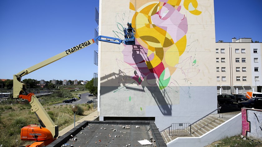 Dinâmica da arte urbana na capital portuguesa é elogiada no relatório. Foto: Joana Bourgard/RR