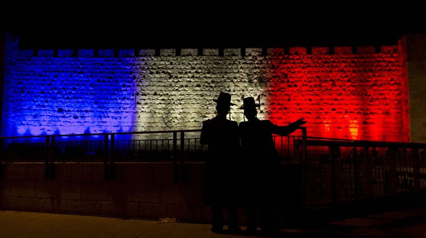 Judeus ultra-ortodoxos no Muro das Lamentações. Jerusalém, Israel. Foto: Abir Sultan/EPA