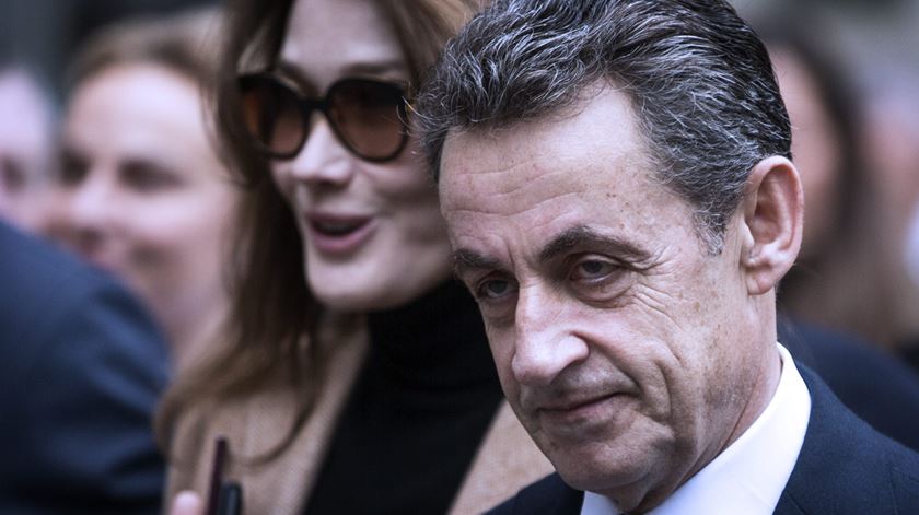 Nicolas Sarkozy enfrenta suspeitas de ter recebido fundos de Khadaffi nas eleições de 2007. Foto: Etienne Laurent/EPA