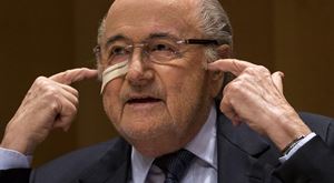 Ex-presidente da FIFA admite erro na atribuição do Mundial ao Qatar