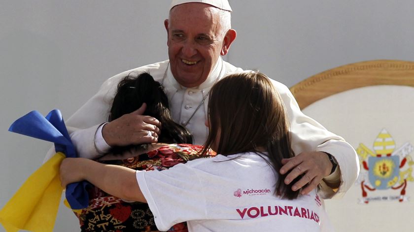 O Papa Francisco tem uma mensagem para os jovens: Deus ama-te, Cristo Salva, Ele vive. Foto: EPA/Ulises Ruiz Basurto