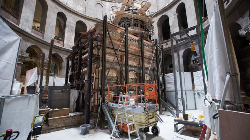 As obras no túmulo de Jesus demoraram cerca de 10 meses. Foto: Abir Sultan/EPA