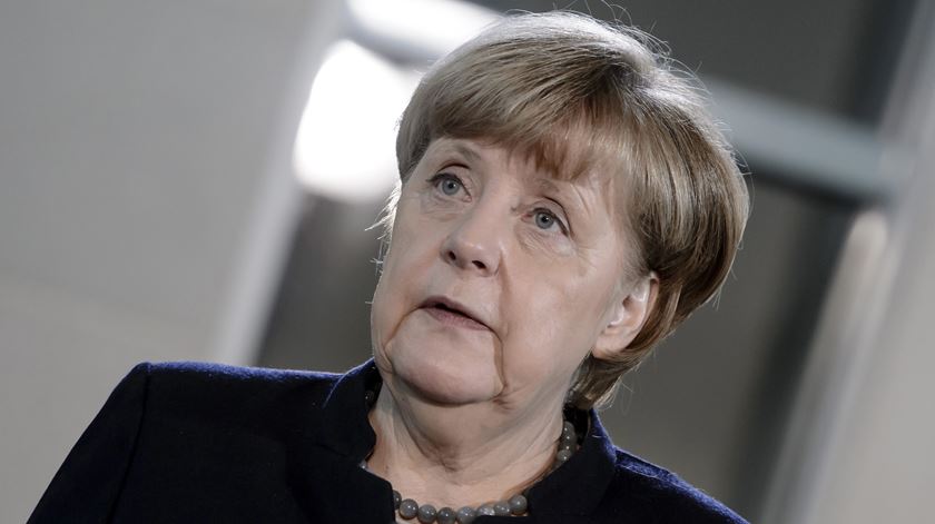 Merkel quer dialogar com Trump. Foto: Clemens Bilan/EPA