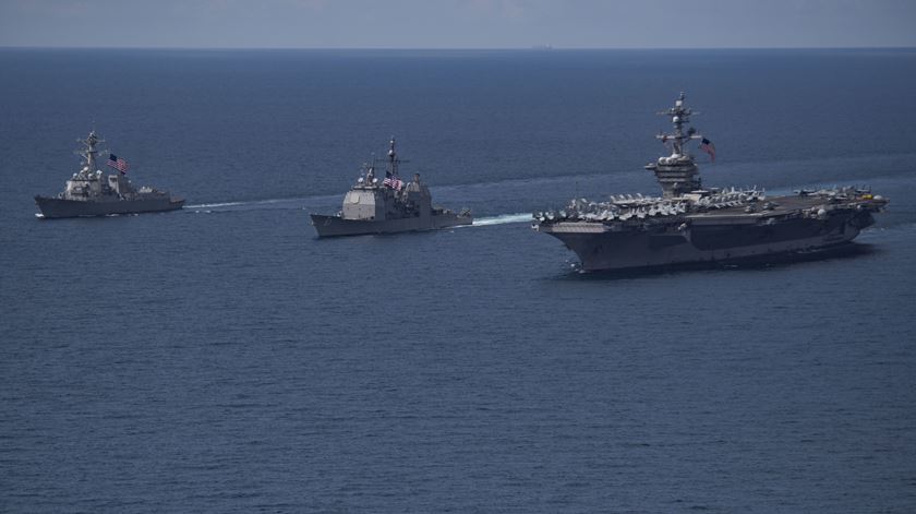 Frota liderada pelo porta-aviões USS Carl Vinson. Foto: Departamento de Defesa dos EUA