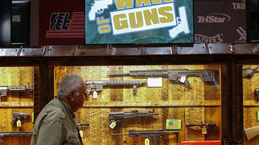 Abre-se um novo capítulo sobre o acesso a armas de fogo nos EUA. Foto: Erik S. Lesser/EPA
