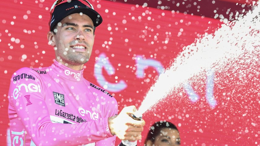 Dumoulin mantém a liderança do Giro. Foto: Alessandro Di Meo/EPA