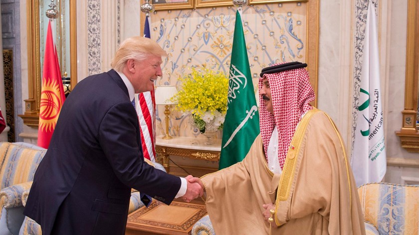 Donald Trump e o Rei do Kuwait, Hamad Bin Isa al-Khalifa. Foto: EPA