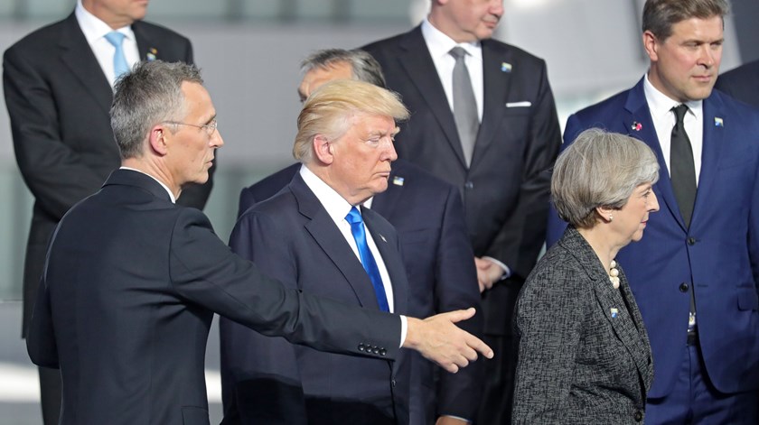 Trump confrontado com fugas pela primeira-ministro britânica. Foto: Armando Babani/EPA
