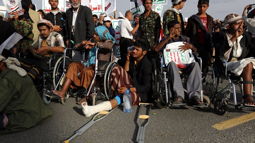Protestos no Iémen por parte de membros das forças houthi contra o apoio militar dos EUA às forças oficiais sauditas. Foto: Yahya Arhab/EPA