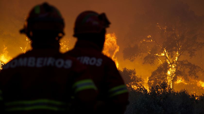 SIRESP deixou bombeiros sem comumicações no fogo de Abrantes/Sardoal, em Agosto de 2016. Foto: Paulo Cunha/Lusa