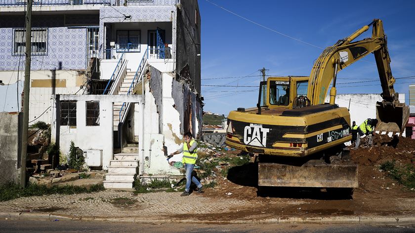 Esta semana, a autarquia demoliu mais quatro casas do bairro. Foto: Joana Bourgard/RR