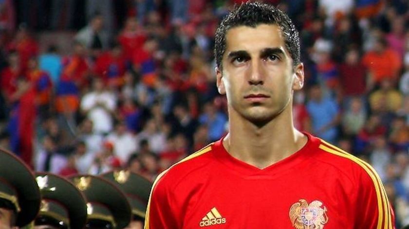 Mkhitaryan é escolhido Jogador do Ano de 2014 em premiação da FFA –  Estação Armênia