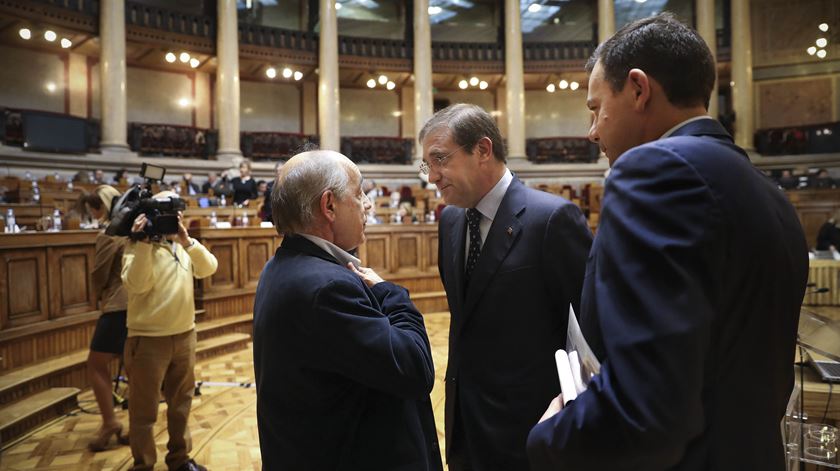 Passos Coelho, Luís Montenegro e João Semedo, esta quinta-feira, no debate sobre eutanásia, no Parlamento. Foto: Mário Cruz/Lusa