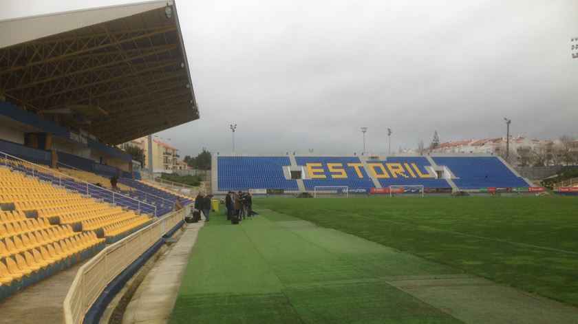 O Estádio António Coimbra da Mota, do Estoril, tem dado muito que falar, esta época. Foto: José Barata/RR