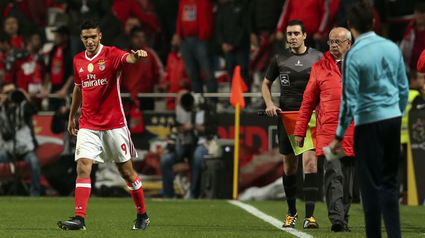 Raúl espera ainda ajudar o Benfica a alcançar o inédito "tetra". Foto: António Cotrim/Lusa