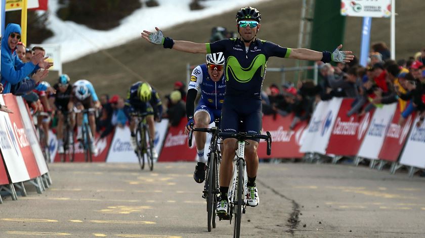 Alejandro Valverde já soma duas vitórias em etapas na Catalunha. Foto: Toni Albir/EPA