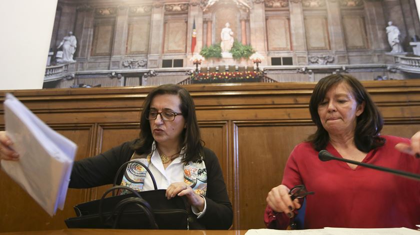 Helena Borges e Teresa Leal Coelho na comissão parlamentar. Foto: Manuel de Almeida/Lusa