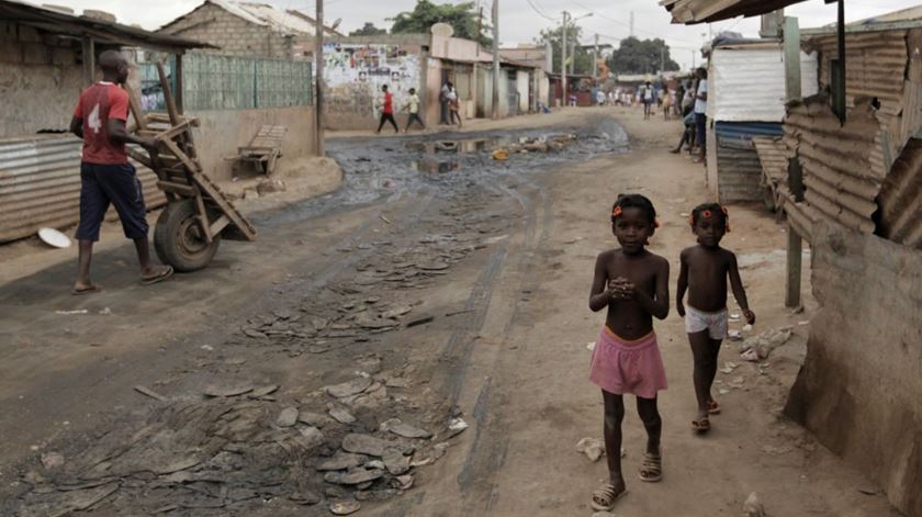 Angola é terra de enormes desigualdades sociais. Foto: EPA