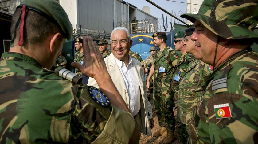 Em fevereiro de 2017, António Costa visitou os militares portugueses na República Centro-Africana. Foto: Paulo Vaz Henriques/EPA