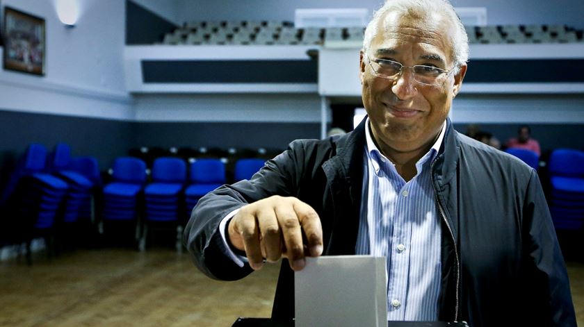 António Costa vota nas legislativas de 2015. Foto: Mário Cruz/Lusa
