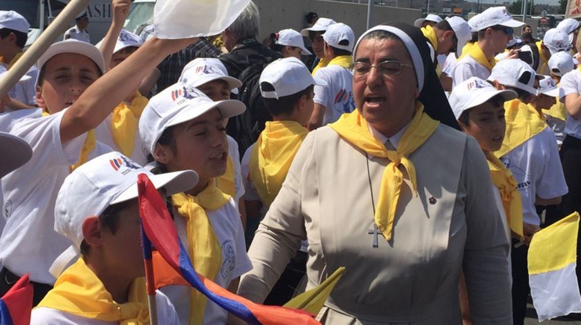 Católicos arménios aguardam a chegada do Papa Francisco ao país. Foto: Twitter