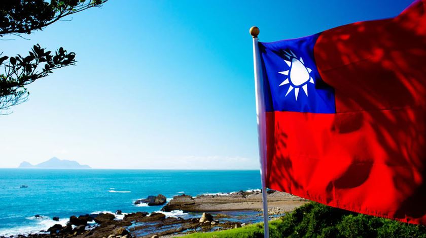 China termina dois dias de manobras militares em torno de Taiwan