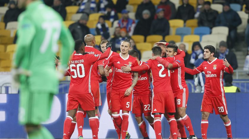 Benfica celebra vitória em Kiev. Foto: EPA