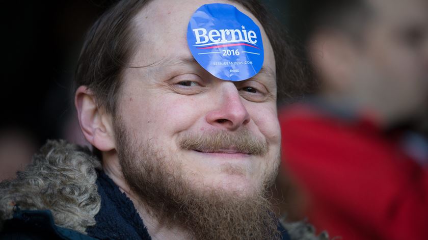 Bernie Sanders teve forte impacto na campanha interna dos democratas em 2016, mas não o suficiente para superar Hillary Clinton. Foto: Matt Mills Mcknight/EPA