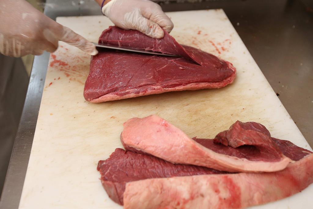 Grécia proibiu a produção de carne segundo normas judaicas e muçulmanas. Foto: Marcelo Sayão/EPA