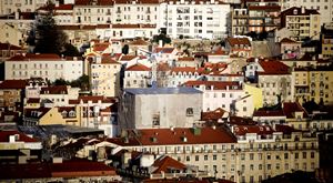 Arrendar casa em Lisboa leva mais de dois terços do rendimento médio às famílias