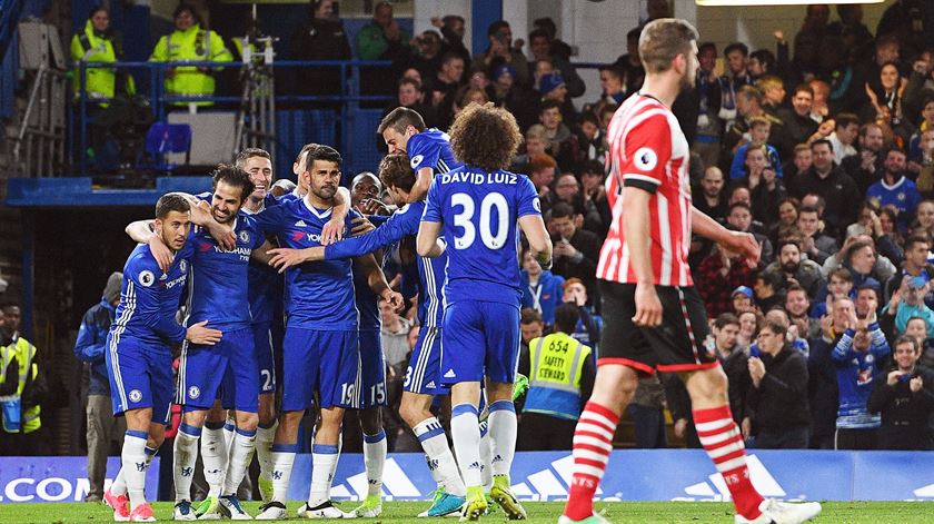Chelsea celebra um dos golos de Diego Costa. Foto: EPA