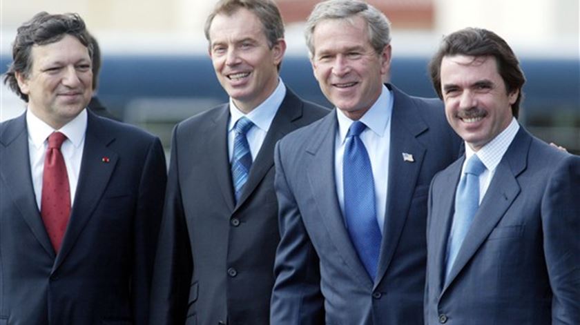 Durão Barroso, Tony Blair, George W. Bush e José Maria Aznar, em 2003, na Cimeira dos Açores. Foto: DR