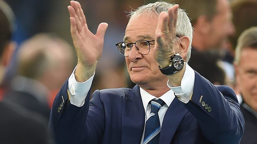 Claudio Ranieri levou o Leicester ao título inglês na temporada passada. Foto: Peter Powell/ EPA