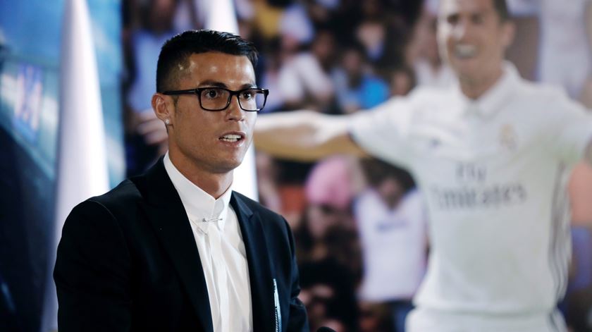 Cristiano Ronaldo renovou contrato com Real Madrid. Foto: EPA