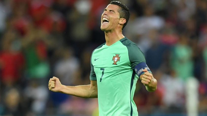 Ronaldo marcou três golos no campeonato da Europa, em França. Foto: EPA