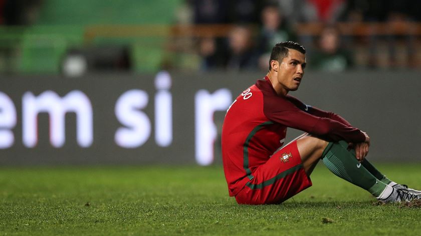 Cristiano Ronaldo falhou grande penalidade na derrota caseira frente à Bulgária. Foto: Lusa