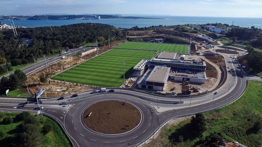 Cidade do Futebol tem estádio e relvados para serem utilizados como centro de treinos Foto: FPF/Lusa