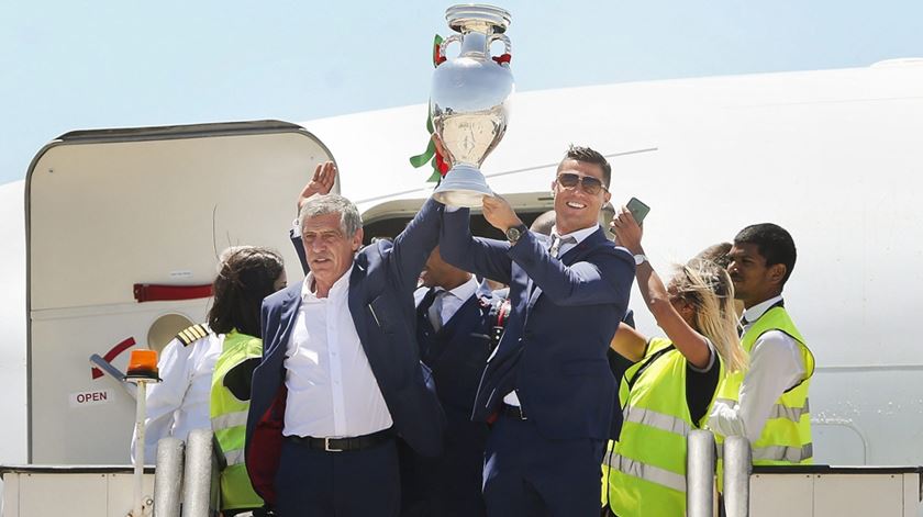 Depois de conquistar o Europeu, Fernando Santos diz que quer conquistar o Mundial. Foto: Mário Cruz/Lusa