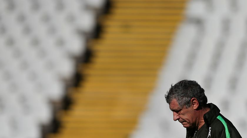 Fernando Santos lamenta derrota ao cair do pano. Foto: Mário Cruz/Lusa