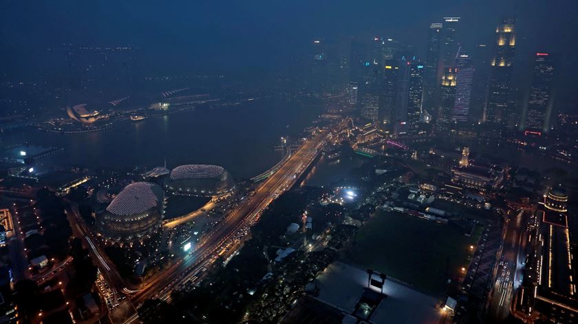 Esta cidade-Estado no sudeste asiático receberá cerca de 8.6 milhões de visitantes até ao fim de 2018. Um crescimento de 5.3% em comparação com o ano passado. Foto: Wallace Woon/EPA