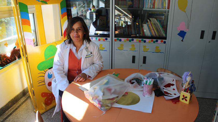 "Já me senti mãe de várias crianças", diz a enfermeira-chefe Elisabete Ferreira. Foto: Liliana Carona/RR