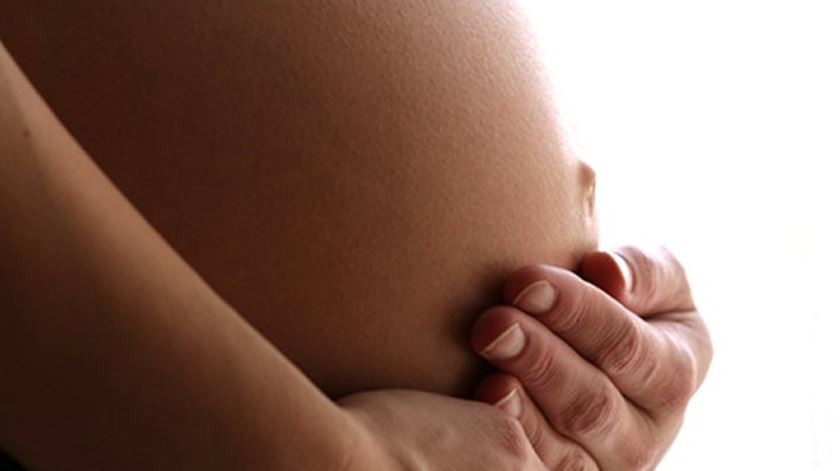 Sites pró-vida podem pagar multa de 30 mil euros por "pressão" sobre mulheres para não abortar. Foto: DR