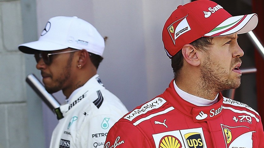 Vettel lidera o Mundial de Fórmula 1, à frente de Lewis Hamilton. Foto: Alejandro Garcia/EPA