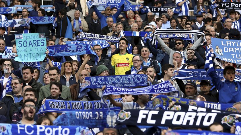 Os adeptos do FC Porto podem comprar amanhã bilhetes para o clássico. Foto: José Coelho/Lusa.