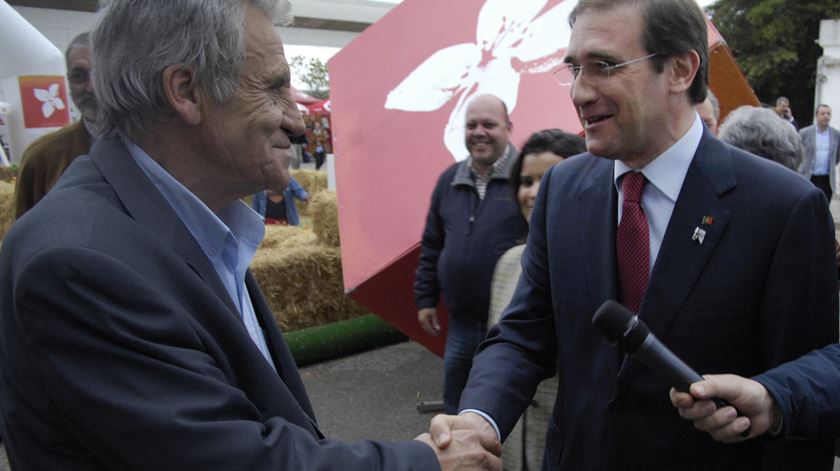 Jerónimo de Sousa e Passos Coelho cruzaram-se na Ovibeja. Foto: António Carrapato/Lusa