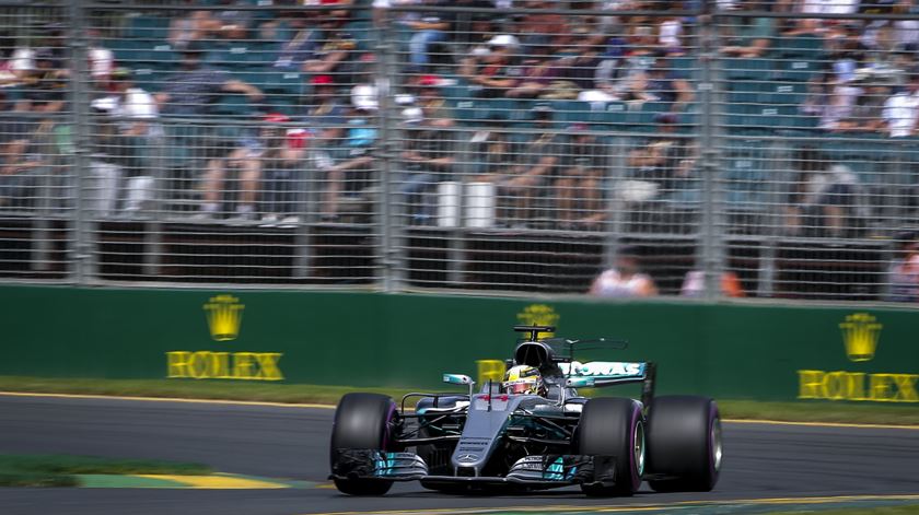 Lewis Hamilton foi o mais rápido na Austrália. Foto: Diego Azubel/EPA.