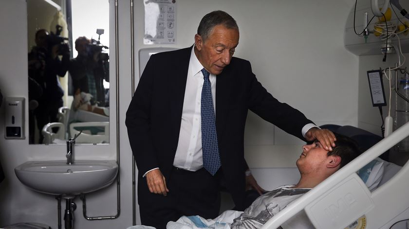 Marcelo Rebelo de Sousa, em 2016, durante uma visita a um hospital. Foto: Mário Cruz/Lusa
