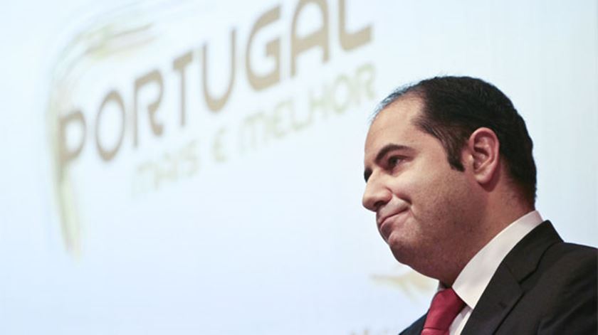O social-democrata Nuno Miguel Henriques confirmou hoje a entrada na corrida à liderança do PSD