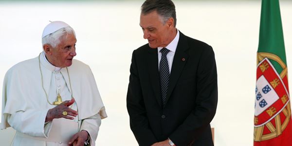 Cavaco salienta a "defesa inabalável da tolerância e da paz" por Bento XVI