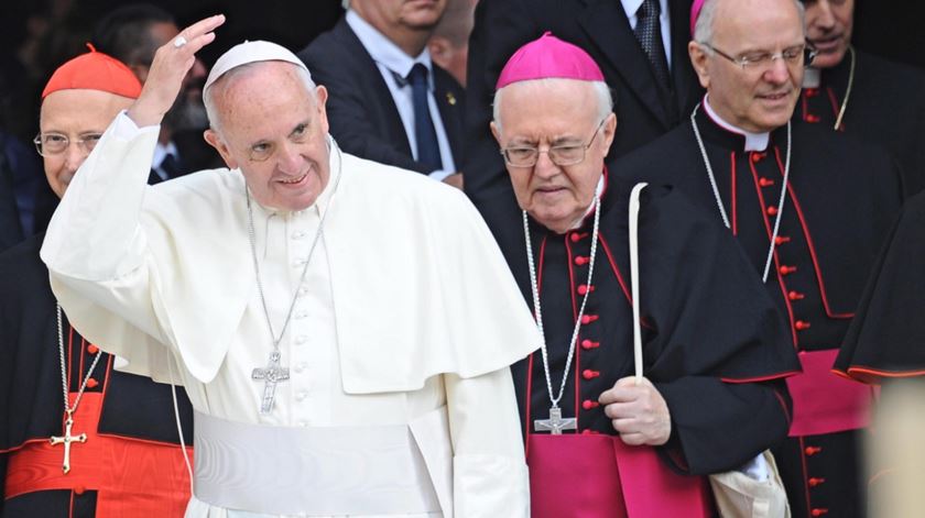Papa em Florenca com bispos. Foto: Maurizio Deglinnocenti/EPA